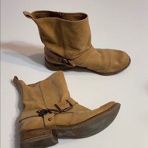 Gianni Bini high ankle boots